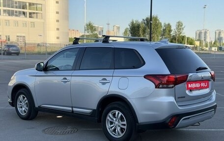 Mitsubishi Outlander III рестайлинг 3, 2018 год, 2 112 800 рублей, 4 фотография