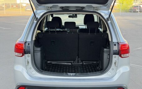 Mitsubishi Outlander III рестайлинг 3, 2018 год, 2 112 800 рублей, 26 фотография