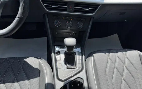 Volkswagen Tiguan II, 2023 год, 2 250 013 рублей, 15 фотография