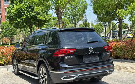 Volkswagen Tiguan II, 2023 год, 2 250 013 рублей, 4 фотография