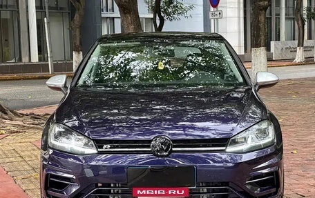 Volkswagen Golf VII, 2019 год, 1 420 013 рублей, 2 фотография