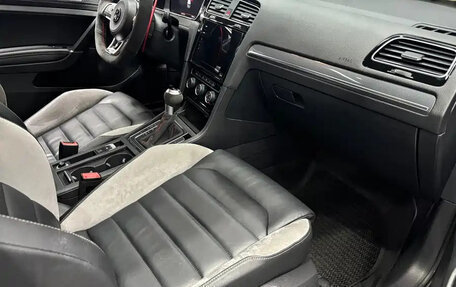 Volkswagen Golf VII, 2020 год, 1 440 013 рублей, 9 фотография