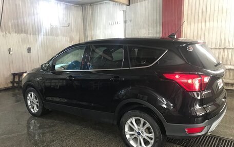 Ford Escape III, 2019 год, 1 600 000 рублей, 3 фотография