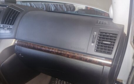 Toyota Land Cruiser 200, 2011 год, 3 300 000 рублей, 2 фотография