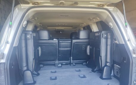 Toyota Land Cruiser 200, 2011 год, 3 300 000 рублей, 3 фотография