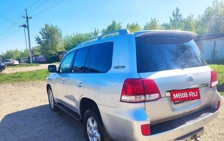 Toyota Land Cruiser 200, 2011 год, 3 300 000 рублей, 4 фотография