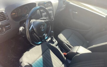Volkswagen Polo VI (EU Market), 2016 год, 700 000 рублей, 2 фотография