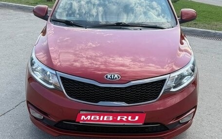 KIA Rio III рестайлинг, 2017 год, 1 299 999 рублей, 2 фотография
