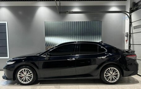Toyota Camry, 2018 год, 3 030 000 рублей, 2 фотография