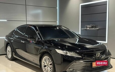 Toyota Camry, 2018 год, 3 030 000 рублей, 7 фотография
