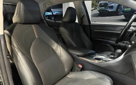 Toyota Camry, 2018 год, 3 030 000 рублей, 21 фотография