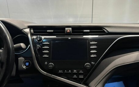 Toyota Camry, 2018 год, 3 030 000 рублей, 18 фотография