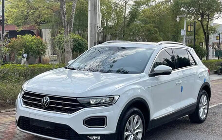 Volkswagen T-Roc I, 2022 год, 1 290 900 рублей, 1 фотография