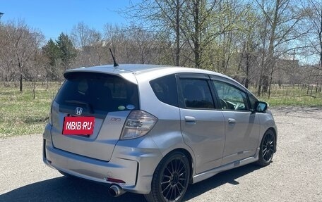 Honda Fit III, 2010 год, 850 000 рублей, 4 фотография