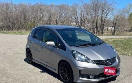 Honda Fit III, 2010 год, 850 000 рублей, 2 фотография