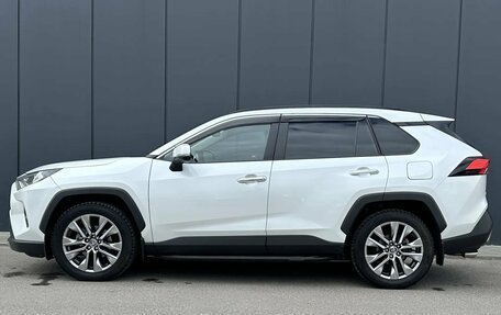 Toyota RAV4, 2020 год, 3 090 000 рублей, 9 фотография
