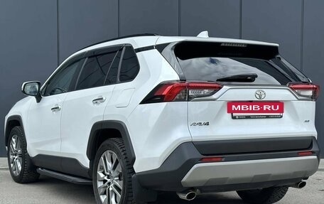 Toyota RAV4, 2020 год, 3 090 000 рублей, 8 фотография