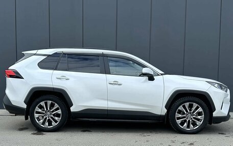 Toyota RAV4, 2020 год, 3 090 000 рублей, 5 фотография