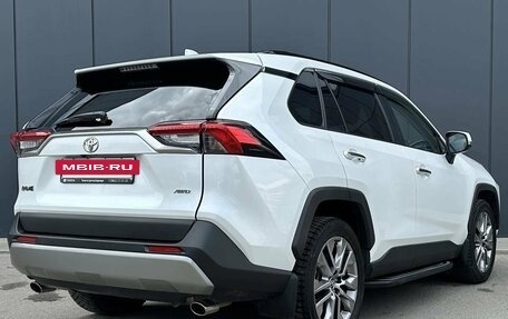 Toyota RAV4, 2020 год, 3 090 000 рублей, 6 фотография