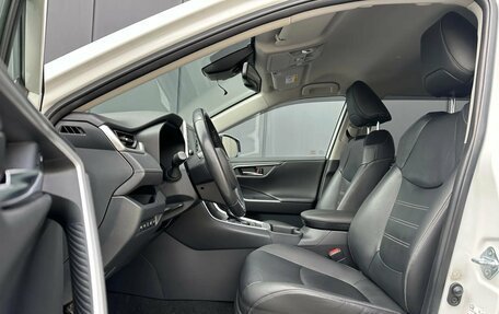 Toyota RAV4, 2020 год, 3 090 000 рублей, 28 фотография