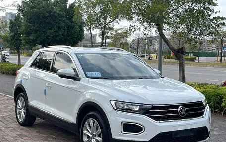 Volkswagen T-Roc I, 2022 год, 1 290 900 рублей, 3 фотография