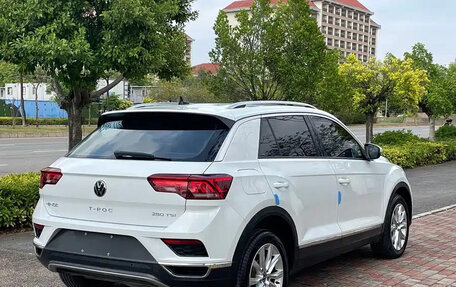 Volkswagen T-Roc I, 2022 год, 1 290 900 рублей, 6 фотография