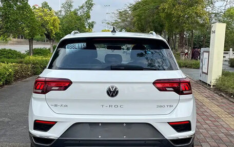 Volkswagen T-Roc I, 2022 год, 1 290 900 рублей, 5 фотография