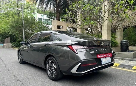 Hyundai Elantra, 2023 год, 1 350 000 рублей, 5 фотография