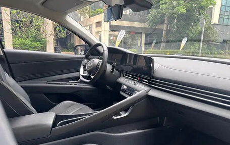 Hyundai Elantra, 2023 год, 1 350 000 рублей, 21 фотография