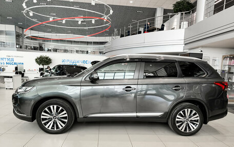Mitsubishi Outlander III рестайлинг 3, 2021 год, 2 890 000 рублей, 8 фотография