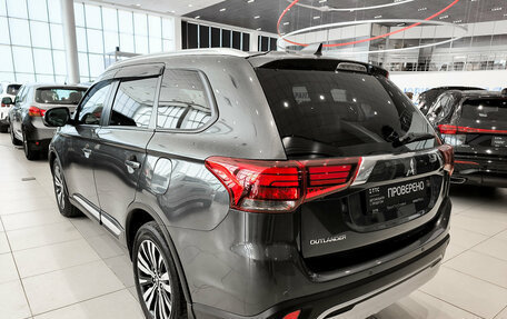 Mitsubishi Outlander III рестайлинг 3, 2021 год, 2 890 000 рублей, 7 фотография
