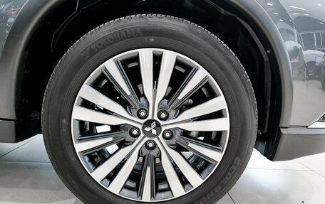 Mitsubishi Outlander III рестайлинг 3, 2021 год, 2 890 000 рублей, 18 фотография