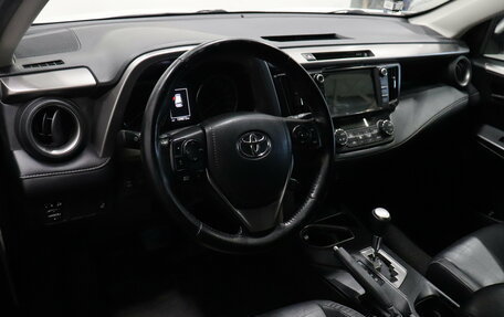 Toyota RAV4, 2018 год, 2 525 000 рублей, 8 фотография