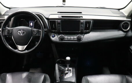 Toyota RAV4, 2018 год, 2 525 000 рублей, 7 фотография