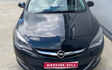 Opel Astra J, 2013 год, 730 000 рублей, 1 фотография
