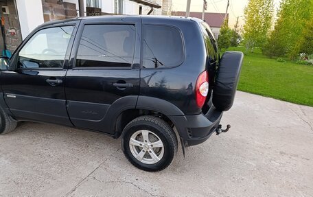 Chevrolet Niva I рестайлинг, 2017 год, 630 000 рублей, 8 фотография