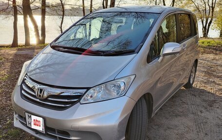 Honda Freed I, 2012 год, 1 250 000 рублей, 2 фотография