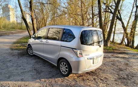 Honda Freed I, 2012 год, 1 250 000 рублей, 5 фотография