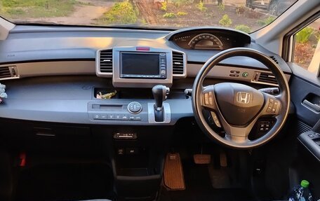 Honda Freed I, 2012 год, 1 250 000 рублей, 17 фотография