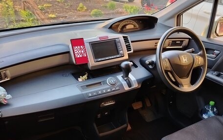 Honda Freed I, 2012 год, 1 250 000 рублей, 16 фотография