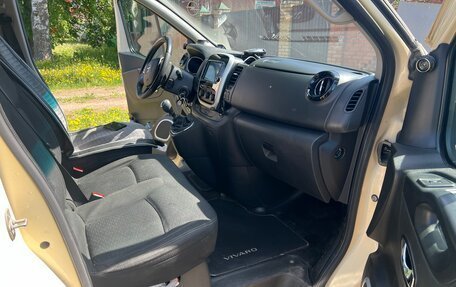 Opel Vivaro, 2019 год, 1 950 000 рублей, 14 фотография