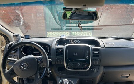 Opel Vivaro, 2019 год, 1 950 000 рублей, 9 фотография