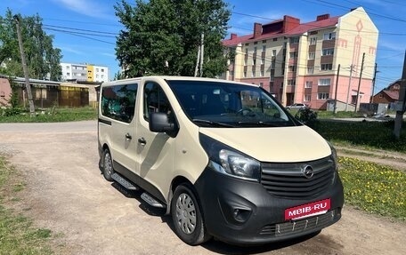 Opel Vivaro, 2019 год, 1 950 000 рублей, 2 фотография