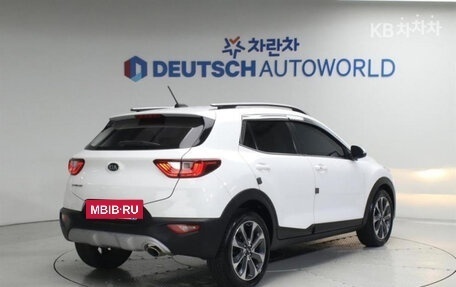 KIA Stonic, 2017 год, 1 110 000 рублей, 3 фотография