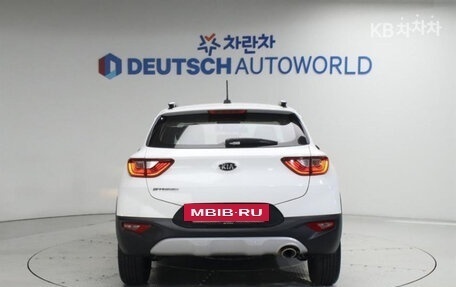 KIA Stonic, 2017 год, 1 110 000 рублей, 4 фотография