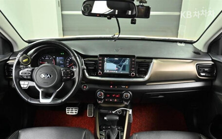 KIA Stonic, 2017 год, 1 110 000 рублей, 9 фотография