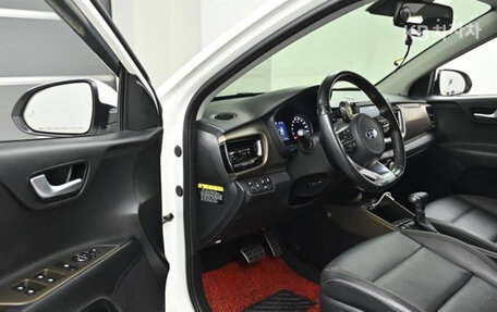 KIA Stonic, 2017 год, 1 110 000 рублей, 6 фотография