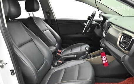 KIA Stonic, 2017 год, 1 110 000 рублей, 8 фотография