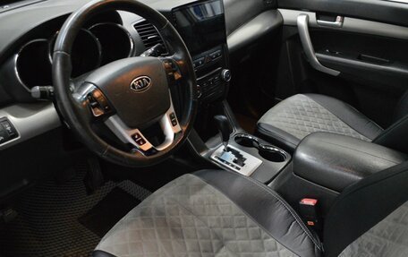KIA Sorento II рестайлинг, 2011 год, 1 077 000 рублей, 10 фотография