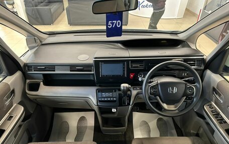 Honda Stepwgn IV, 2015 год, 1 929 000 рублей, 16 фотография